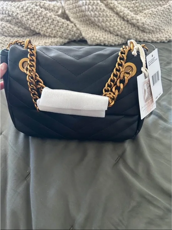 Jessica Simpson Regina Black crossbody Bag with Gold Chain - Picture 2 of 3